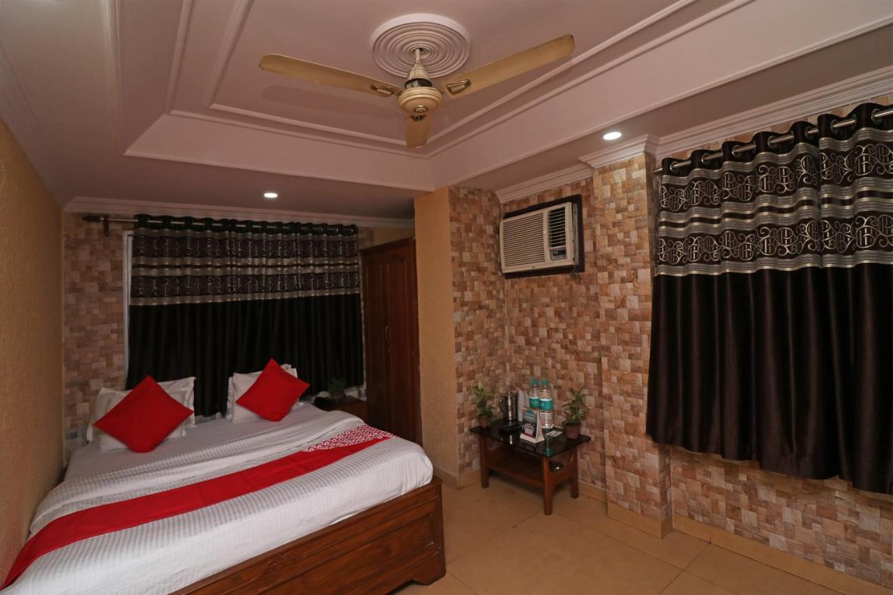 โอโย 16209 โฮเต็ล อัมพร พาเลซ Hotel Bara Bazar ภายนอก รูปภาพ