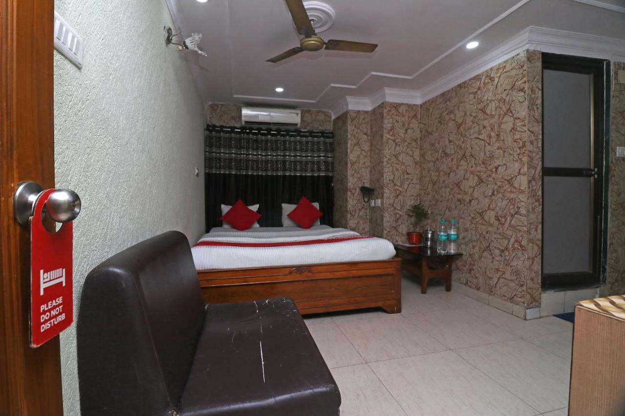 โอโย 16209 โฮเต็ล อัมพร พาเลซ Hotel Bara Bazar ภายนอก รูปภาพ