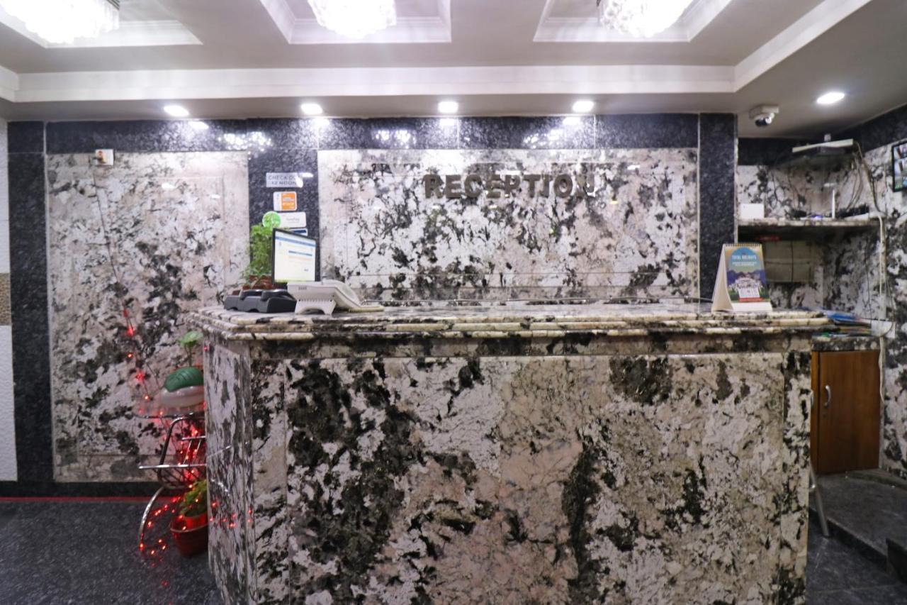 โอโย 16209 โฮเต็ล อัมพร พาเลซ Hotel Bara Bazar ภายนอก รูปภาพ